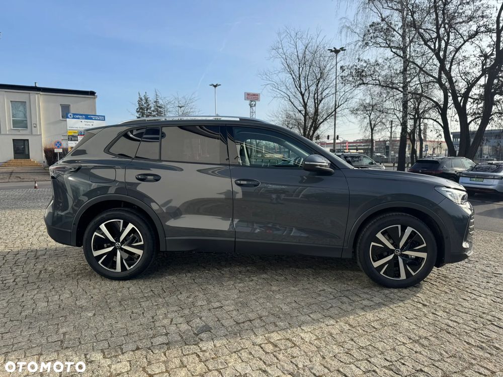 Volkswagen Tiguan - 4