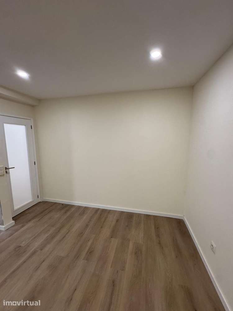 Apartamento T2 com garagem em Ermesinde - Grande imagem: 2/5