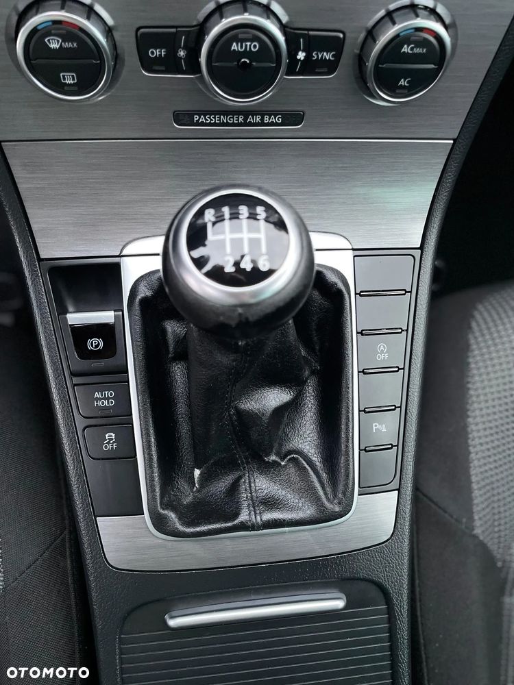 Volkswagen Passat 2.0 TDI BlueMotion Technology Highline - 24