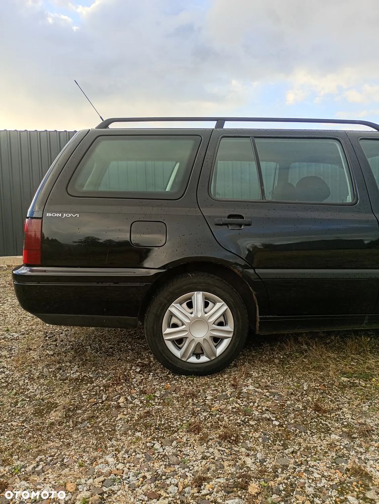 Volkswagen Golf - 24
