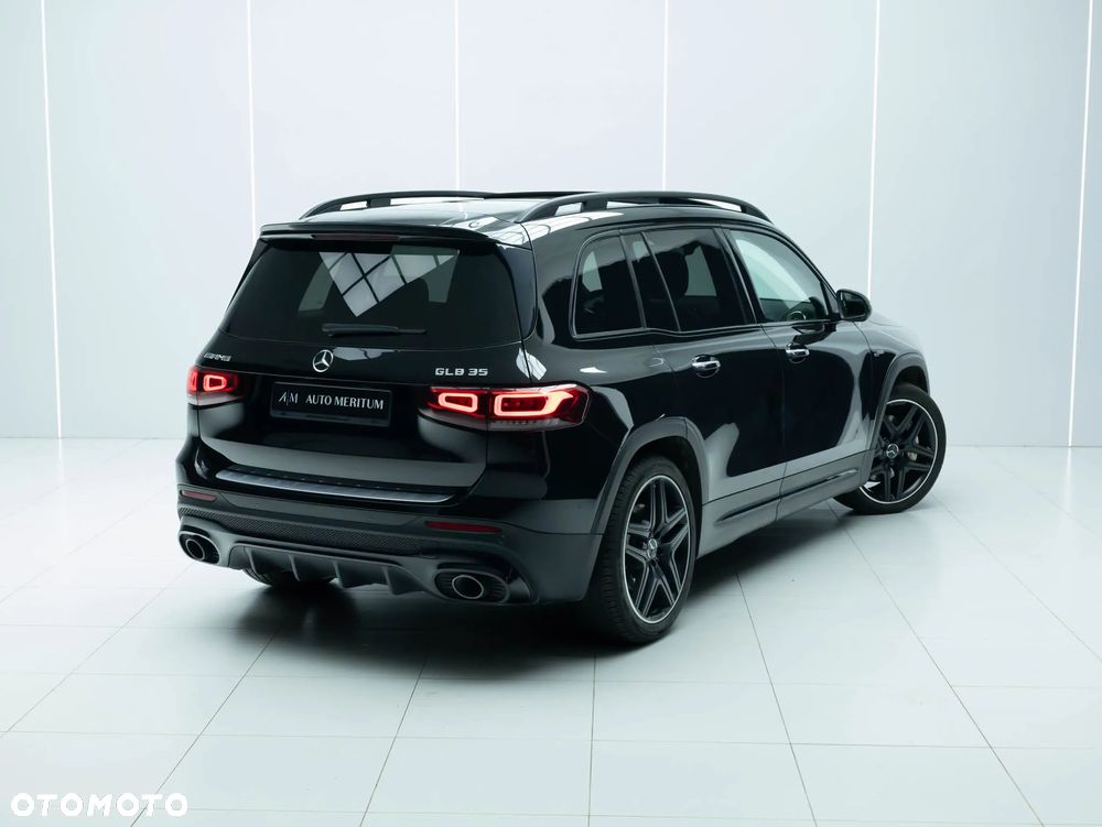 Mercedes-Benz GLB - 11