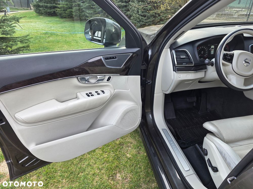 Volvo XC 90 T6 AWD Momentum 7os - 31