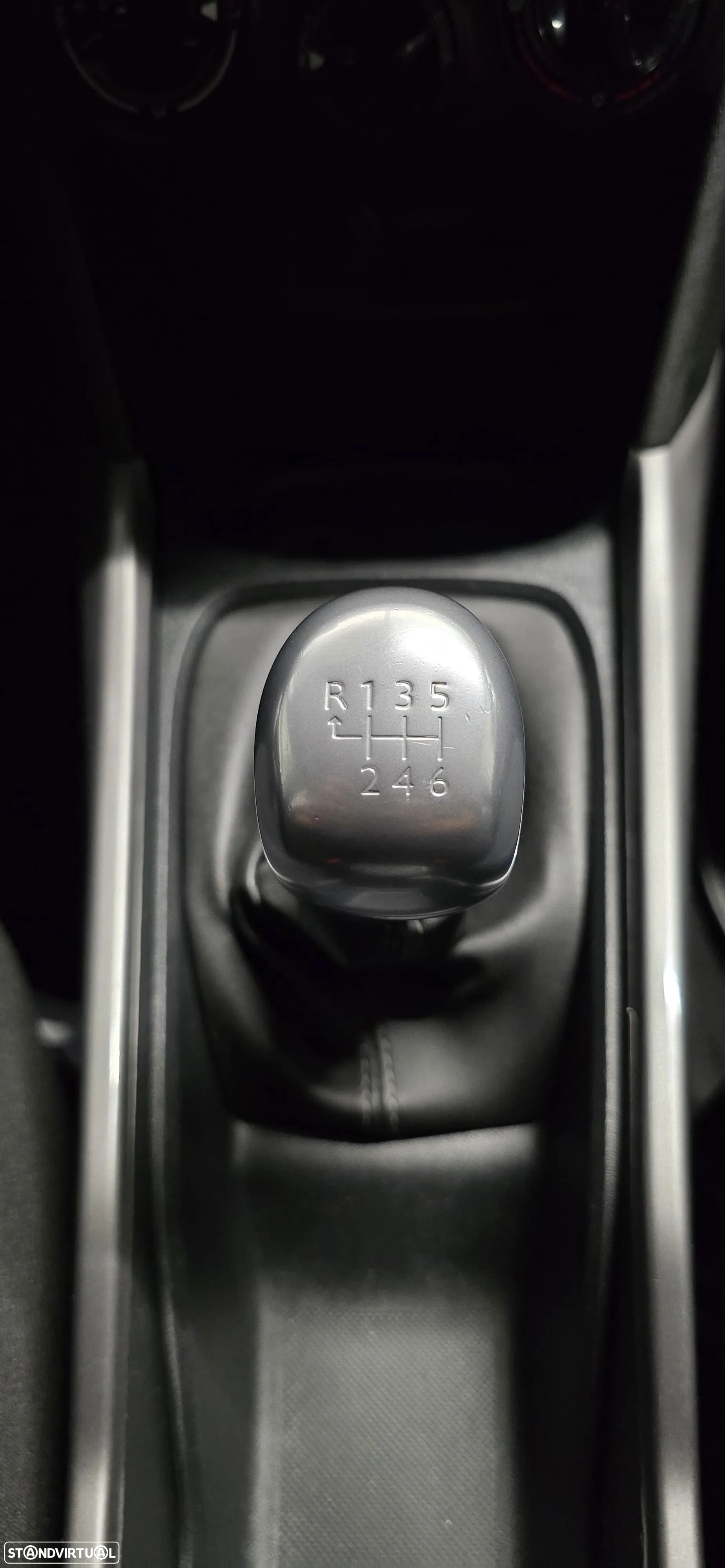 Peugeot 2008 1.5 BlueHDi Style - 17