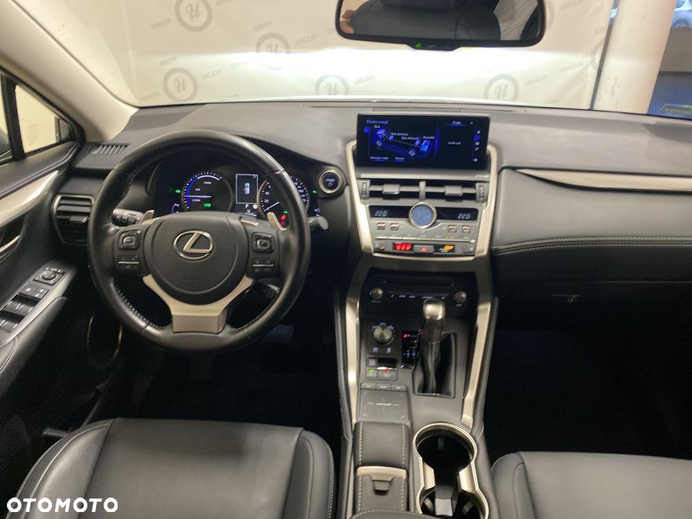 Lexus NX 300h F Impression AWD - 3