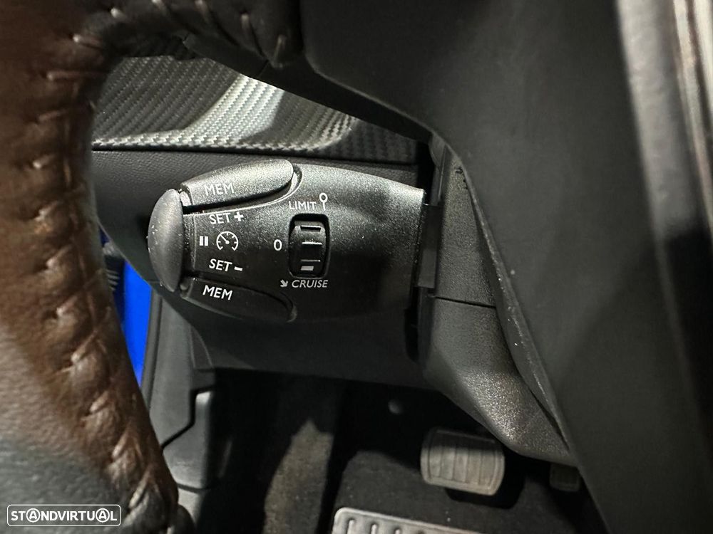 Peugeot e-208 50 kWh Allure - 39