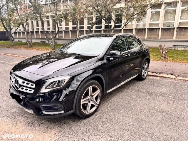 Mercedes-Benz GLA 180 7G-DCT AMG Line - 2