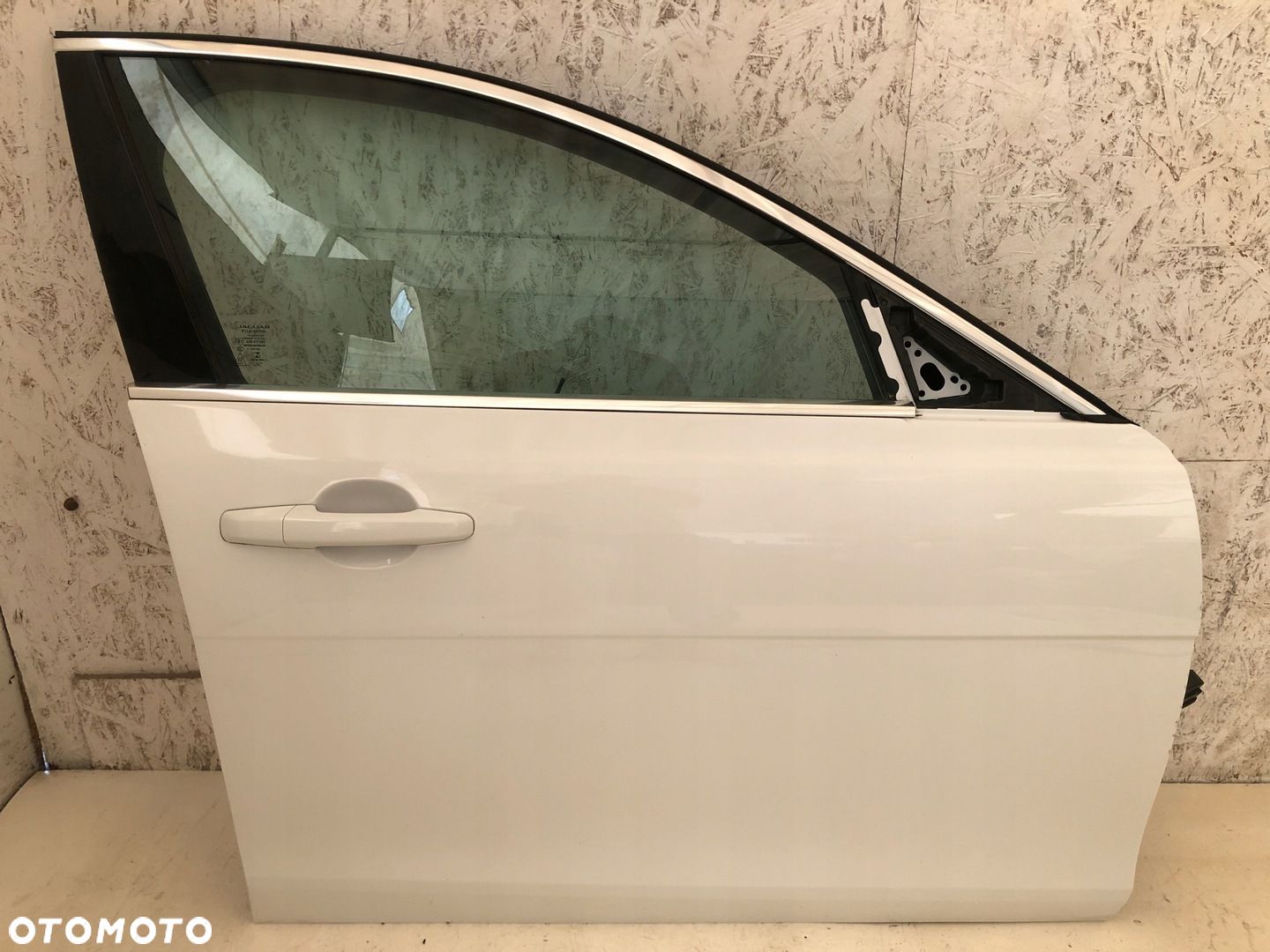 JAGUAR XE X760 DRZWI PRZÓD PRZEDNIE PRAWE KOMPLETN - 1
