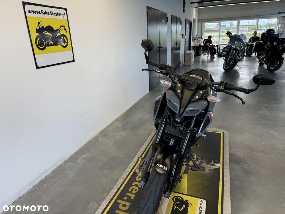Yamaha MT - 33