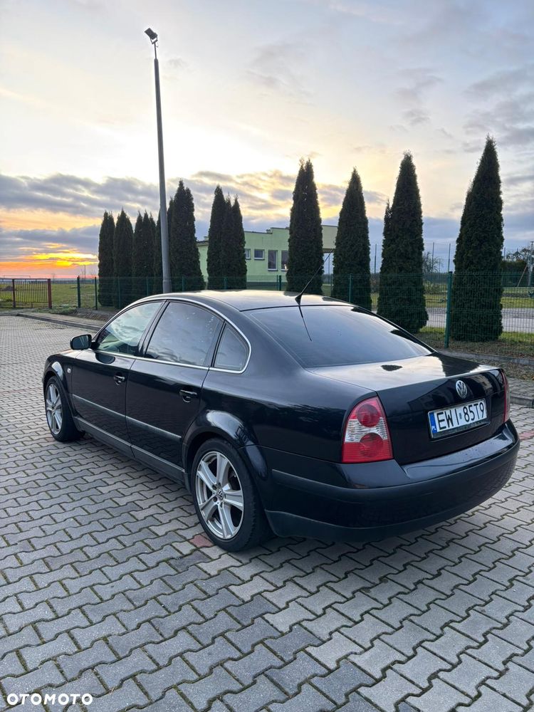 Volkswagen Passat - 4