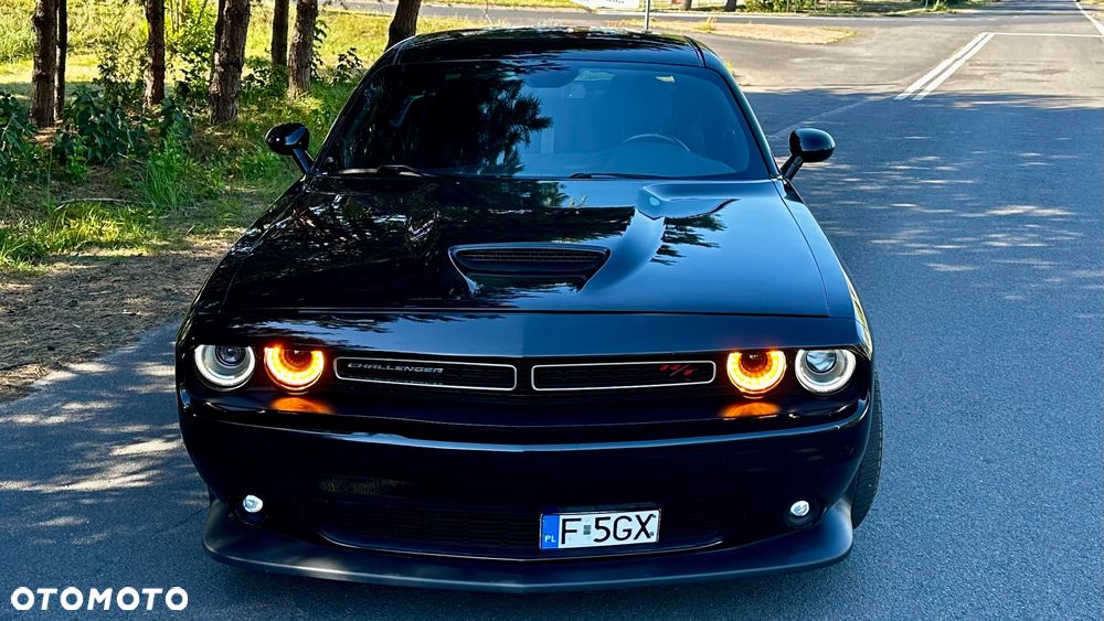 Dodge Challenger - 2
