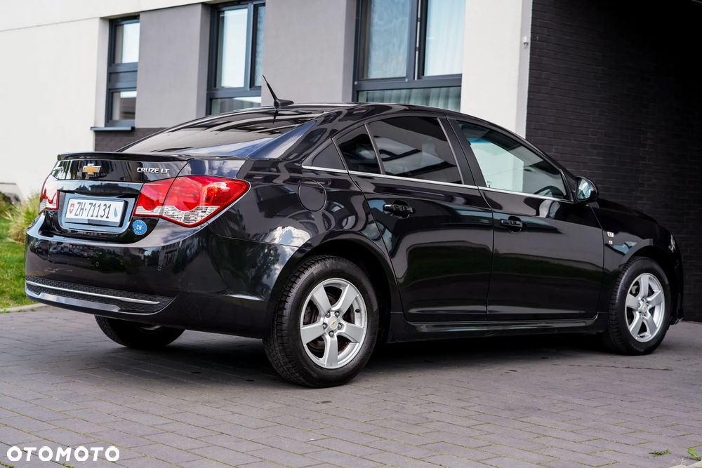 Chevrolet Cruze 1.8 LTZ+ - 11