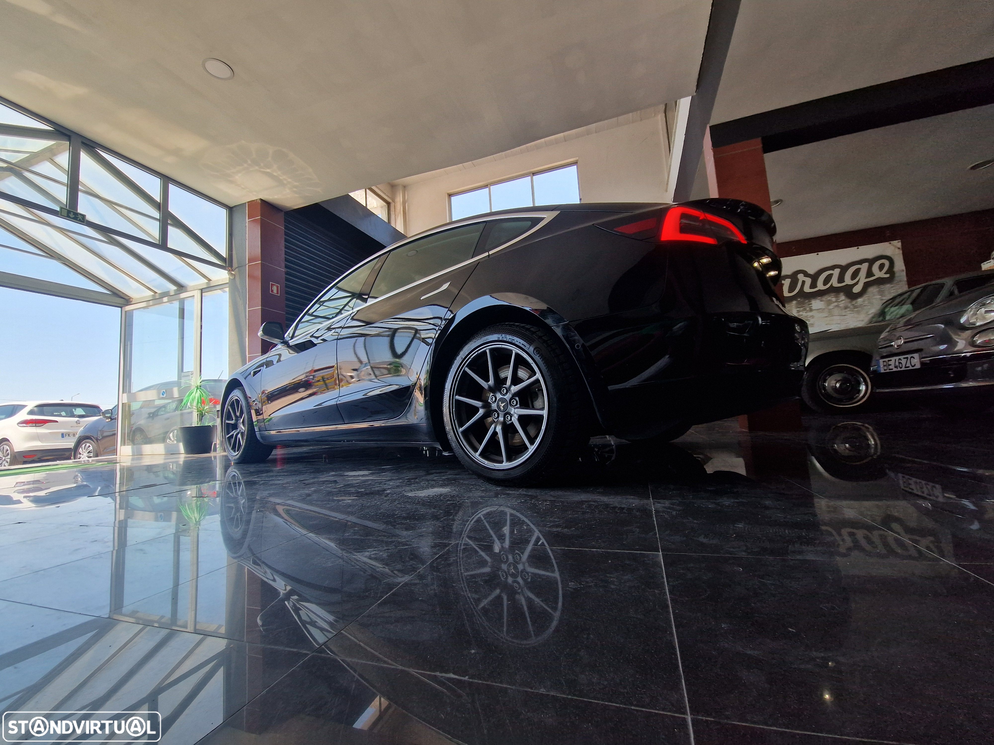 Tesla Model 3 Standard Range Plus RWD - 1