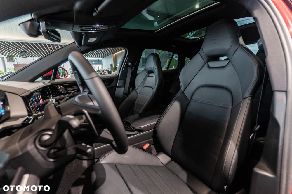 Porsche Panamera 4 - 11