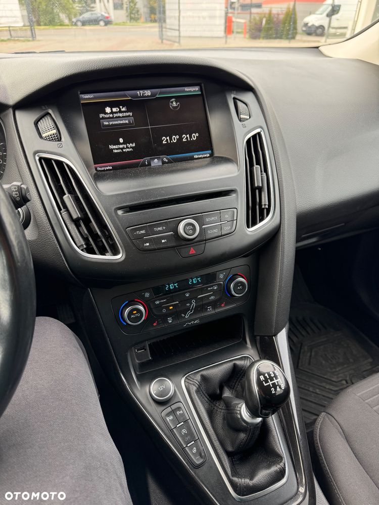 Ford Focus 1.0 EcoBoost Titanium - 10