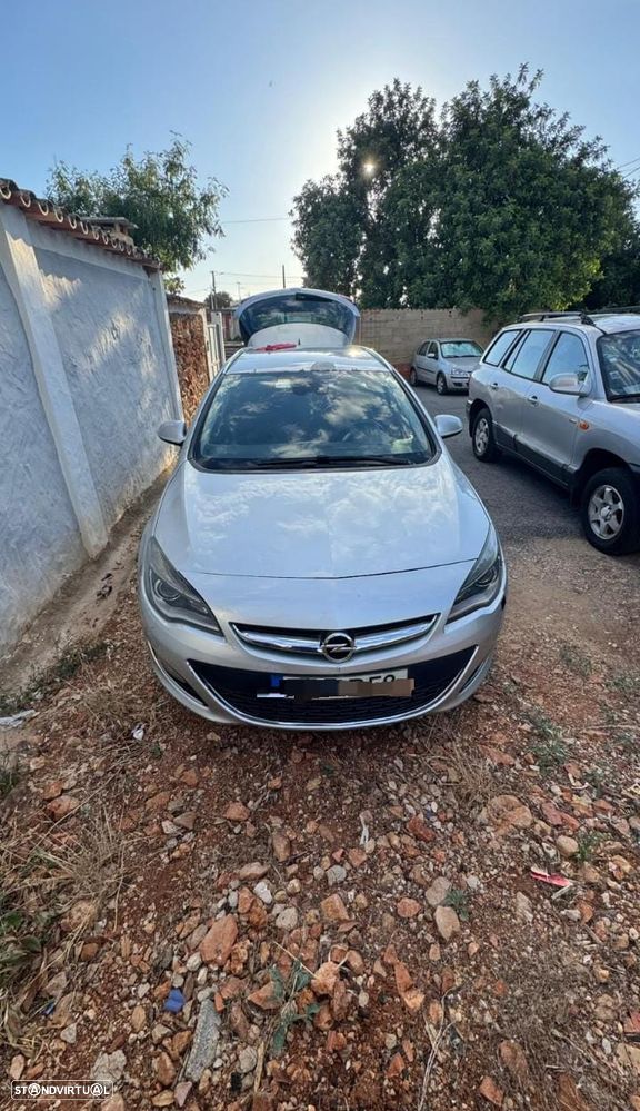 Opel Astra Sports Tourer - 1