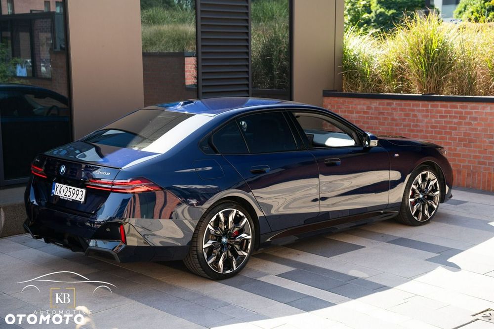 BMW Seria 5 550e xDrive - 16