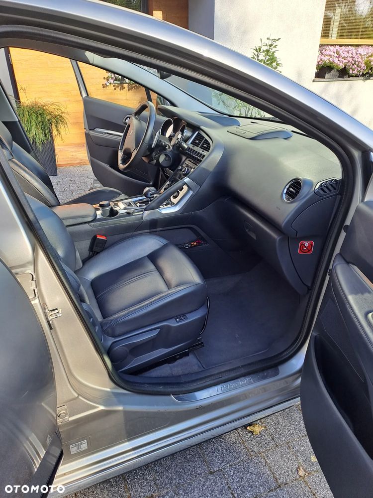 Peugeot 3008 Hybrid4 - 17