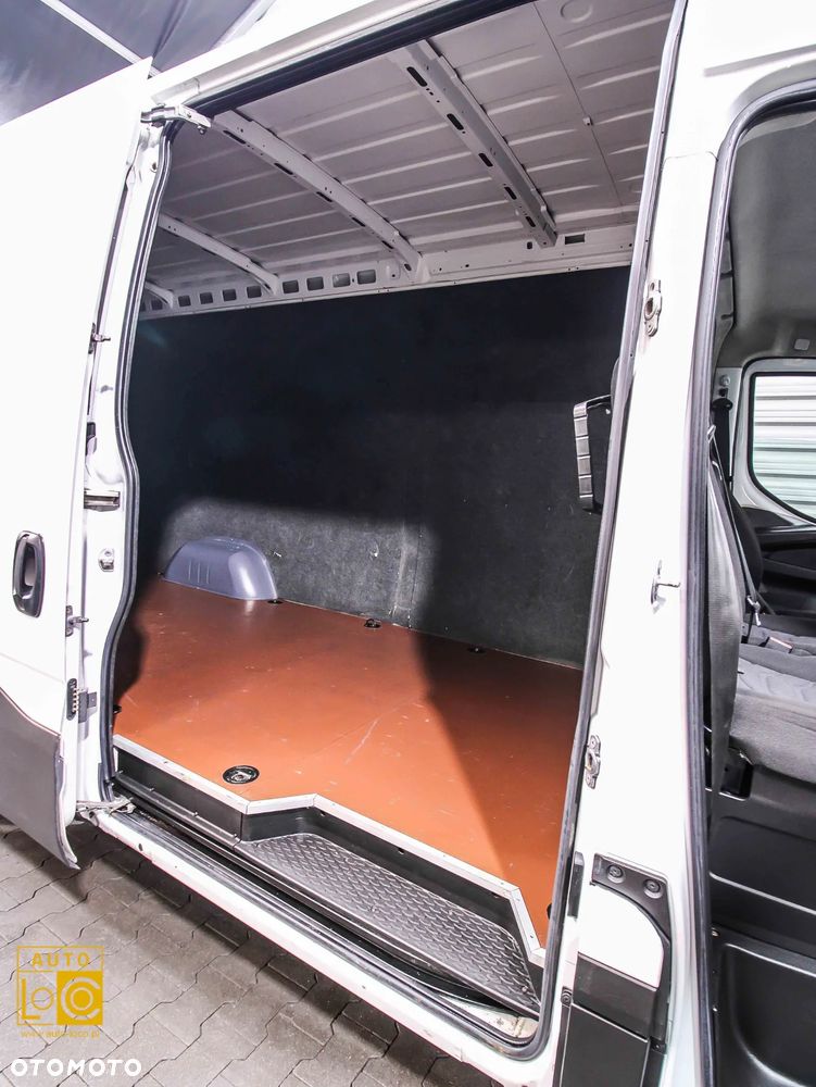 Iveco DAILY 35S18 FURGON LONG - 12