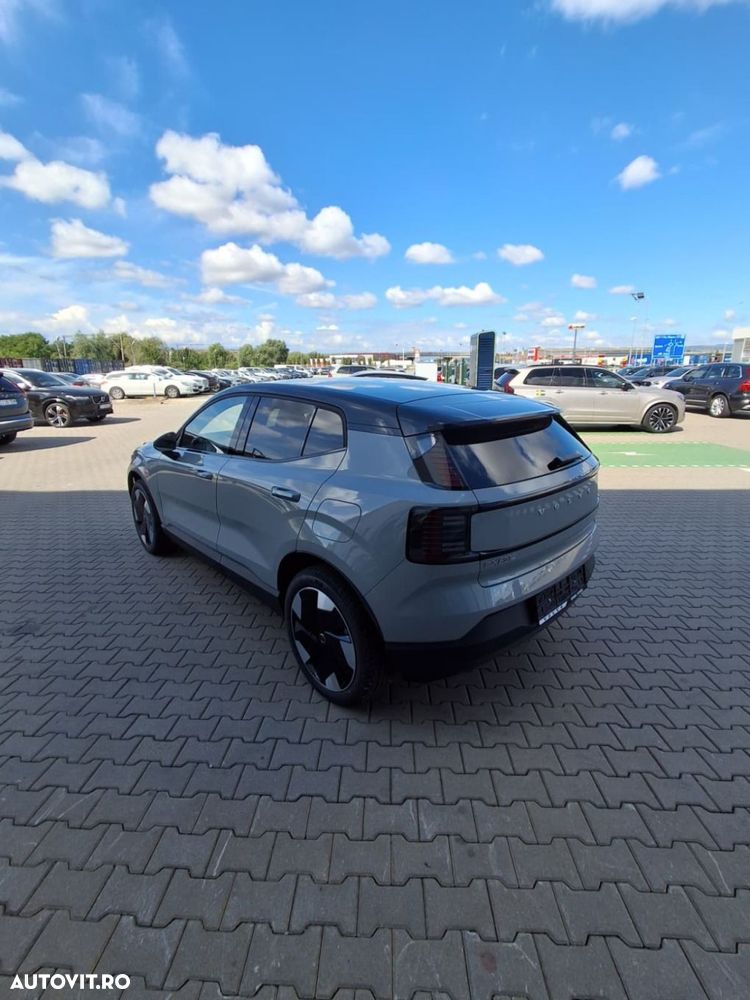 Volvo EX30 Single Motor Extended Range Plus - 8