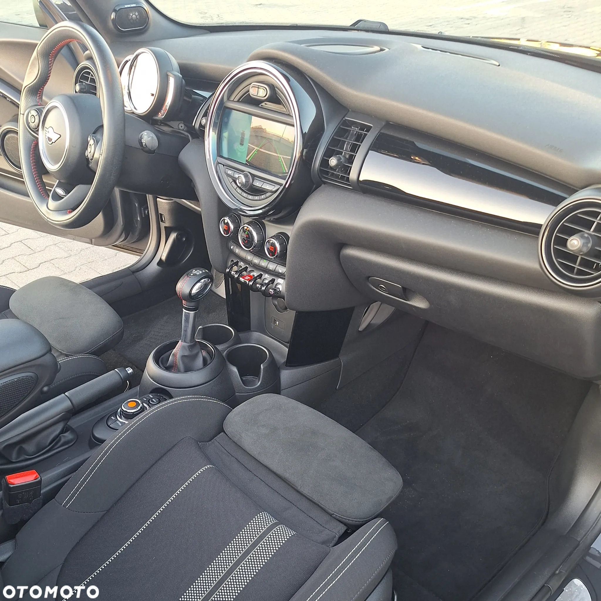 MINI Cooper S Cabrio Sidewalk - 22
