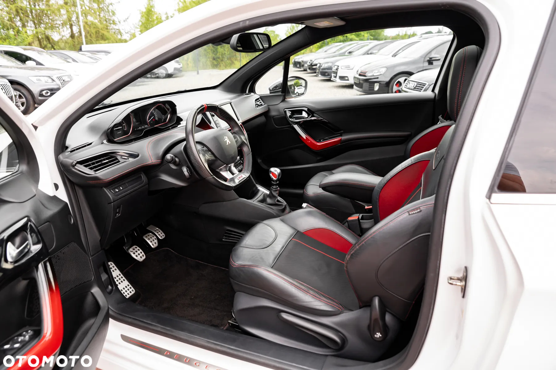 Peugeot 208 1.6 THP GTi - 17