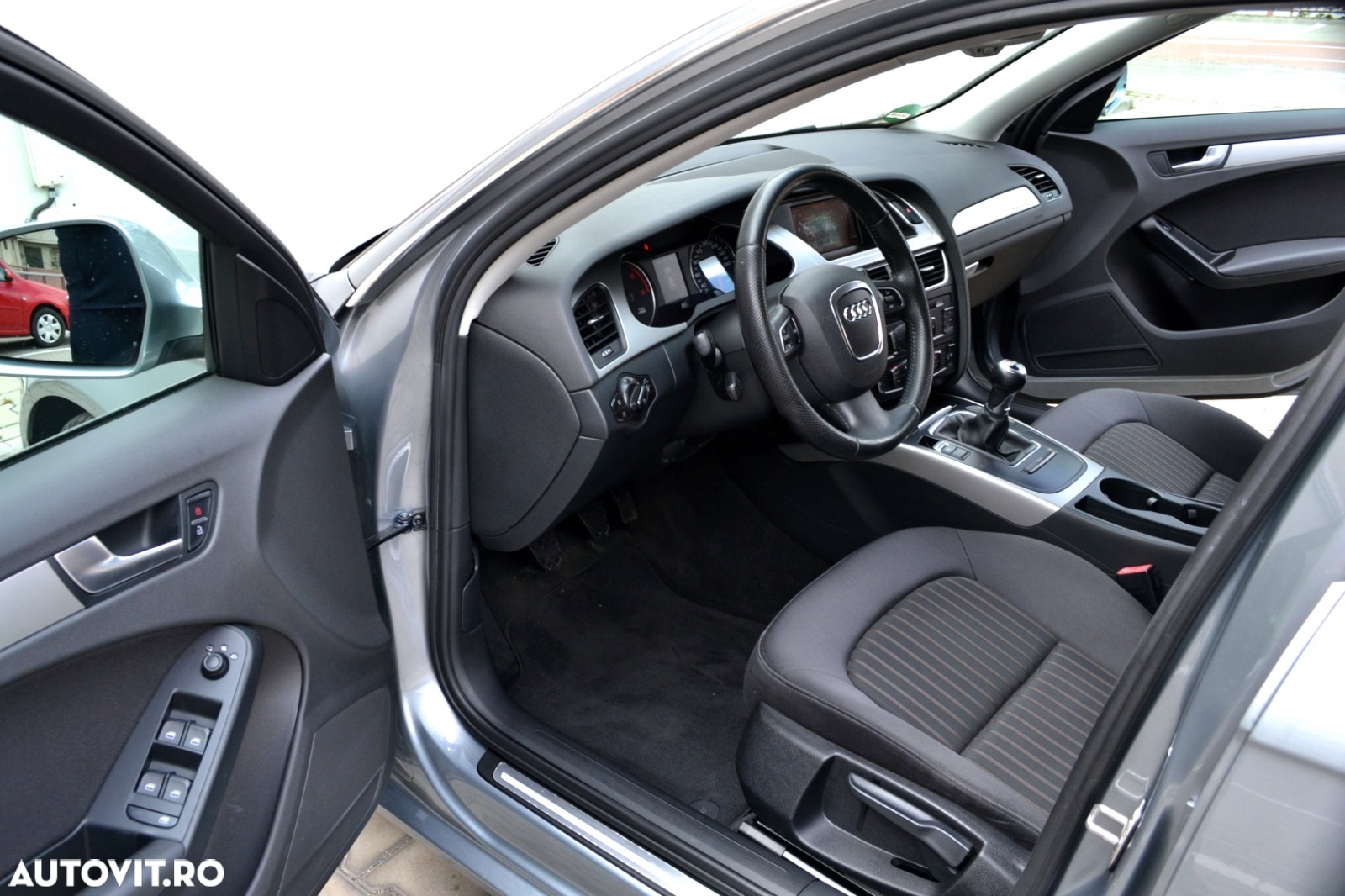 Audi A4 2.0 TDI Quattro Avant - 6