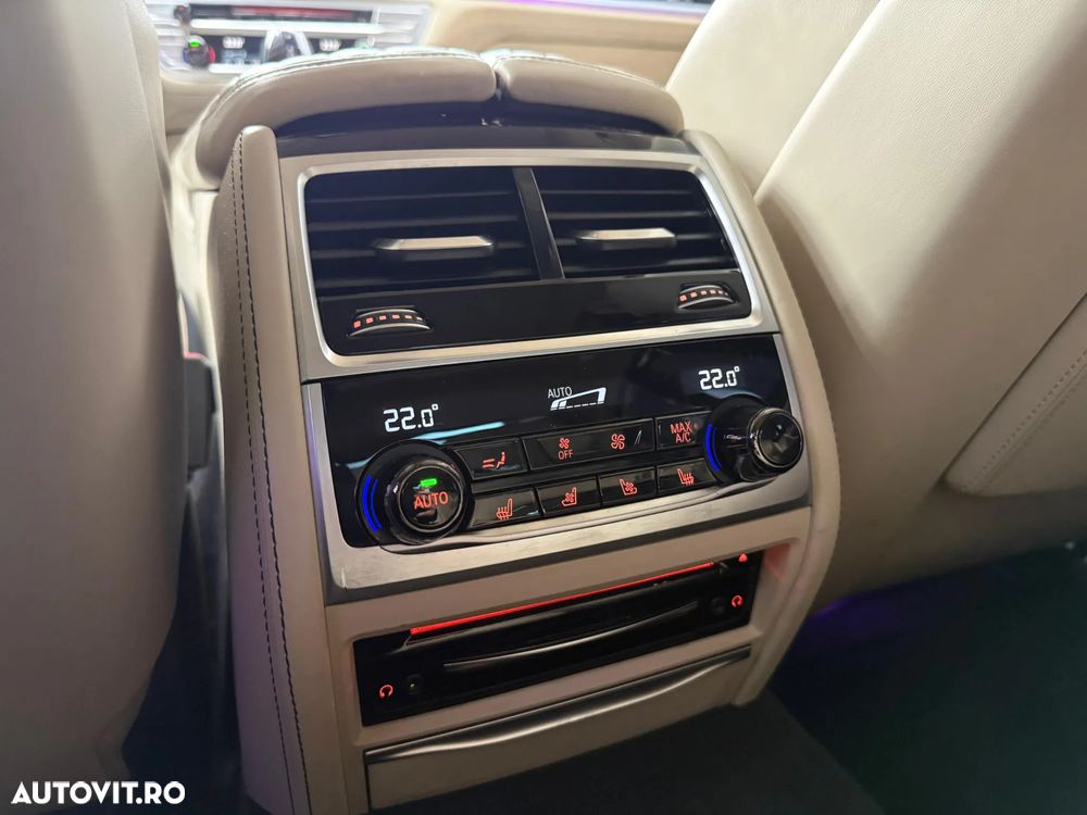 BMW Seria 7 740Ld xDrive - 34