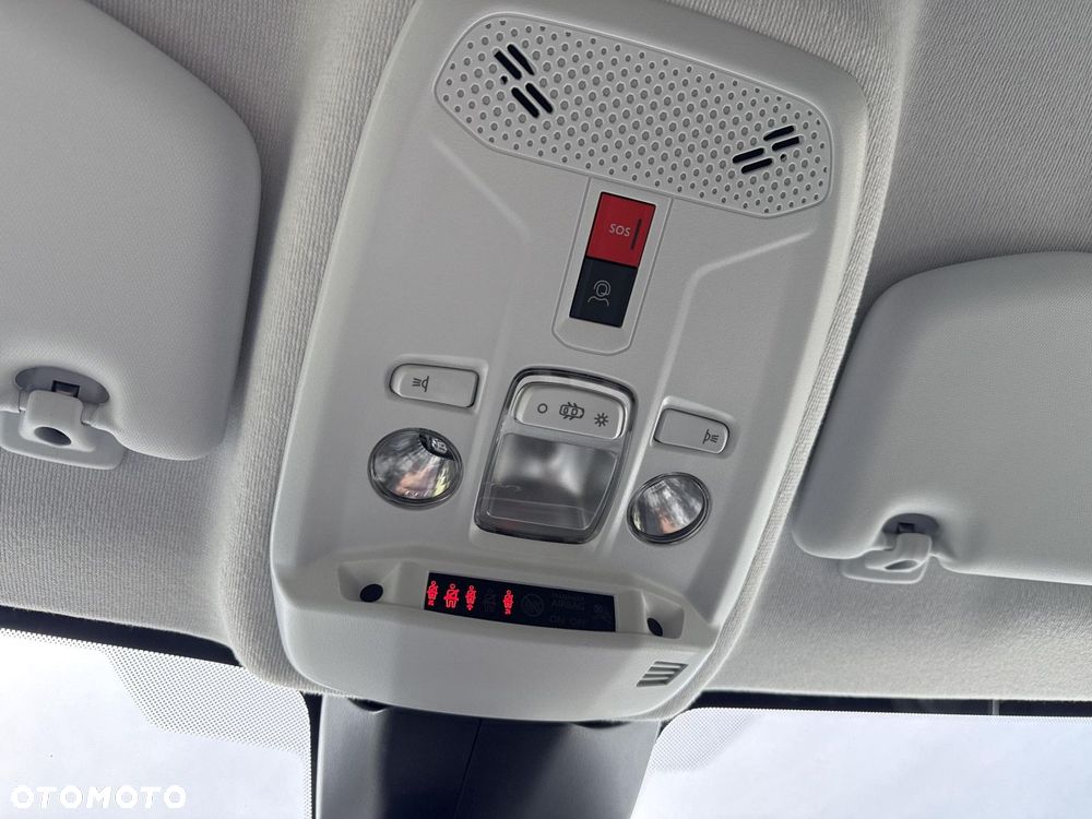 Peugeot 208 - 31