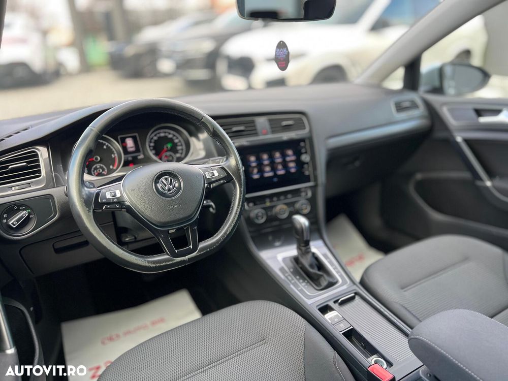 Volkswagen Golf - 18