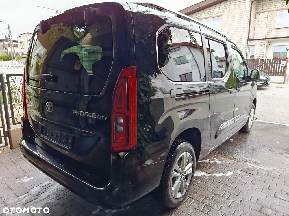 Toyota Proace City Verso 1.5 D-4D L2 Team Deutschland 7-Sitzer - 32
