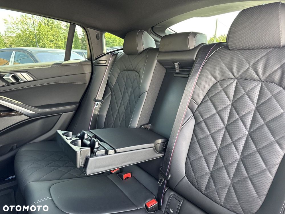 BMW X6 xDrive40d mHEV - 18