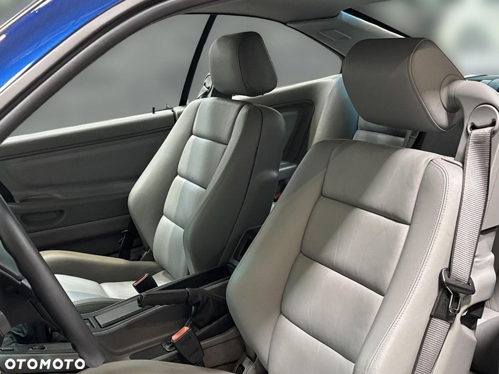 BMW Seria 8 - 12