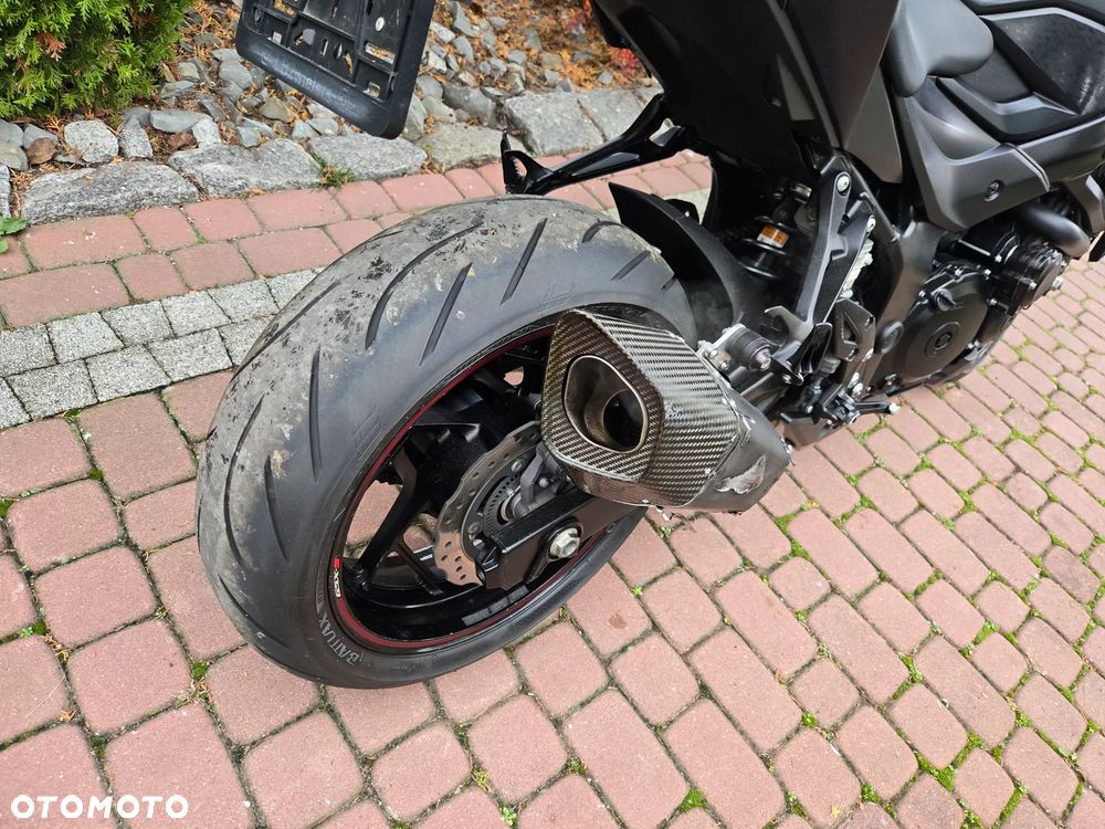 Suzuki GSX - 26
