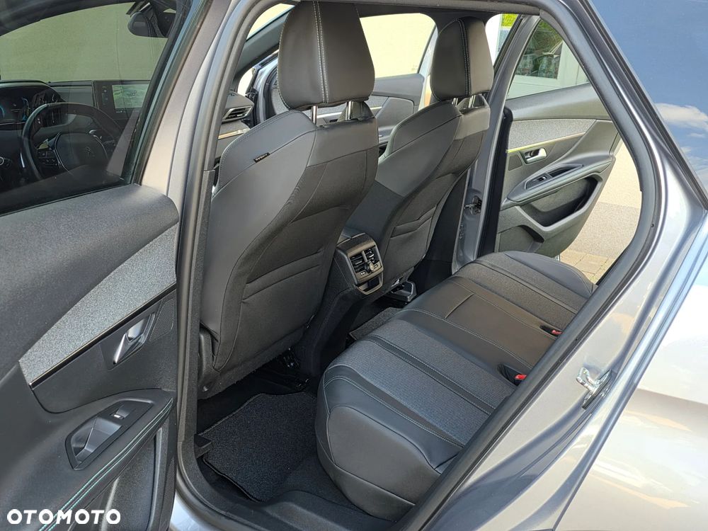 Peugeot 3008 1.6 PureTech Hybrid4 PHEV Allure S&S EAT8 - 27