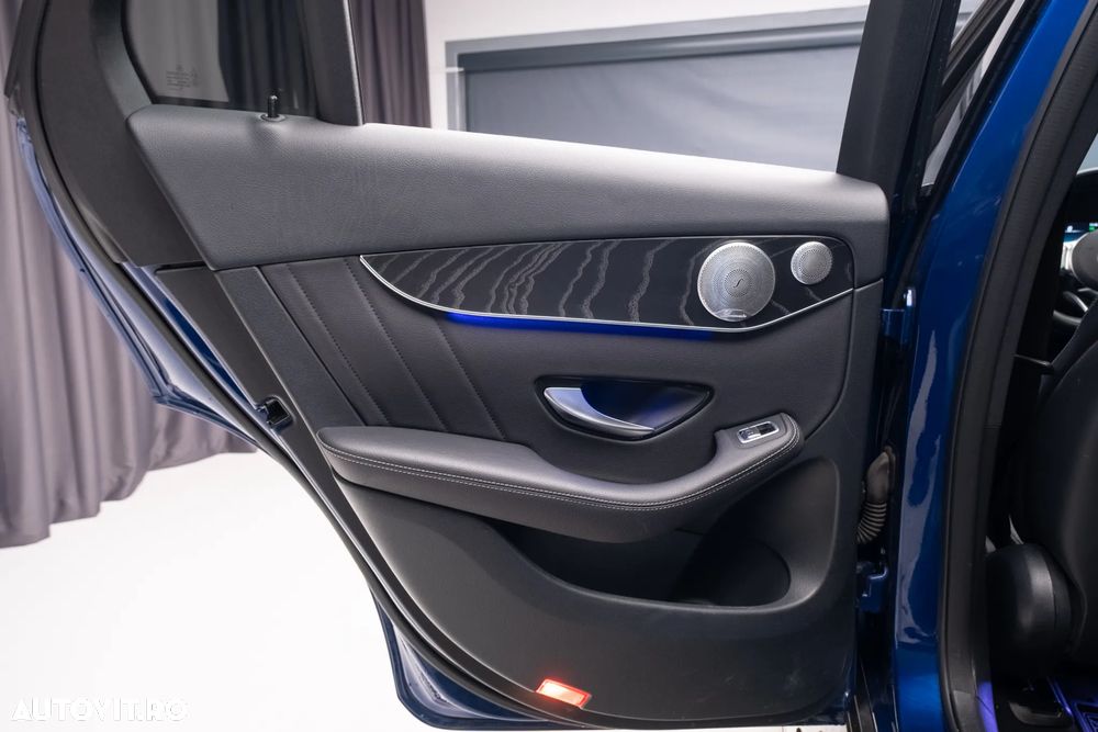 Mercedes-Benz GLC 300 d 4MATIC 9G-TRONIC AMG Line - 28