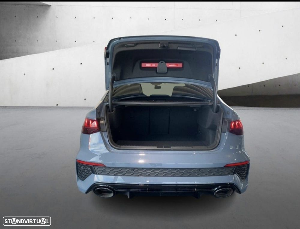Audi RS3 Limousine - 11