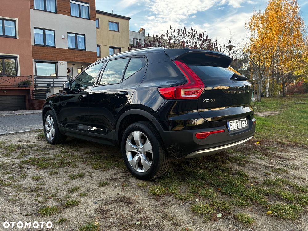 Volvo XC 40 T3 Momentum Core - 4
