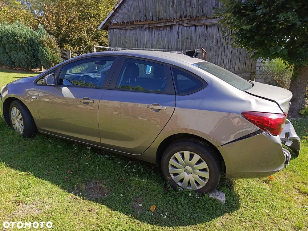 Opel Astra - 4