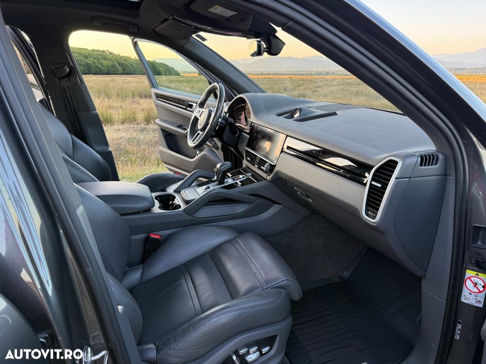 Porsche Cayenne - 8