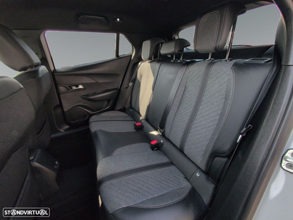 Peugeot 2008 1.2 Hybrid Allure e-DCS6 - 14