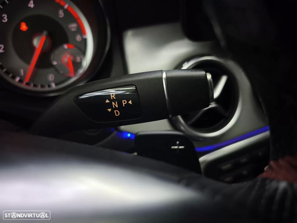 Mercedes-Benz GLA 200 d 7G-DCT AMG Line - 29