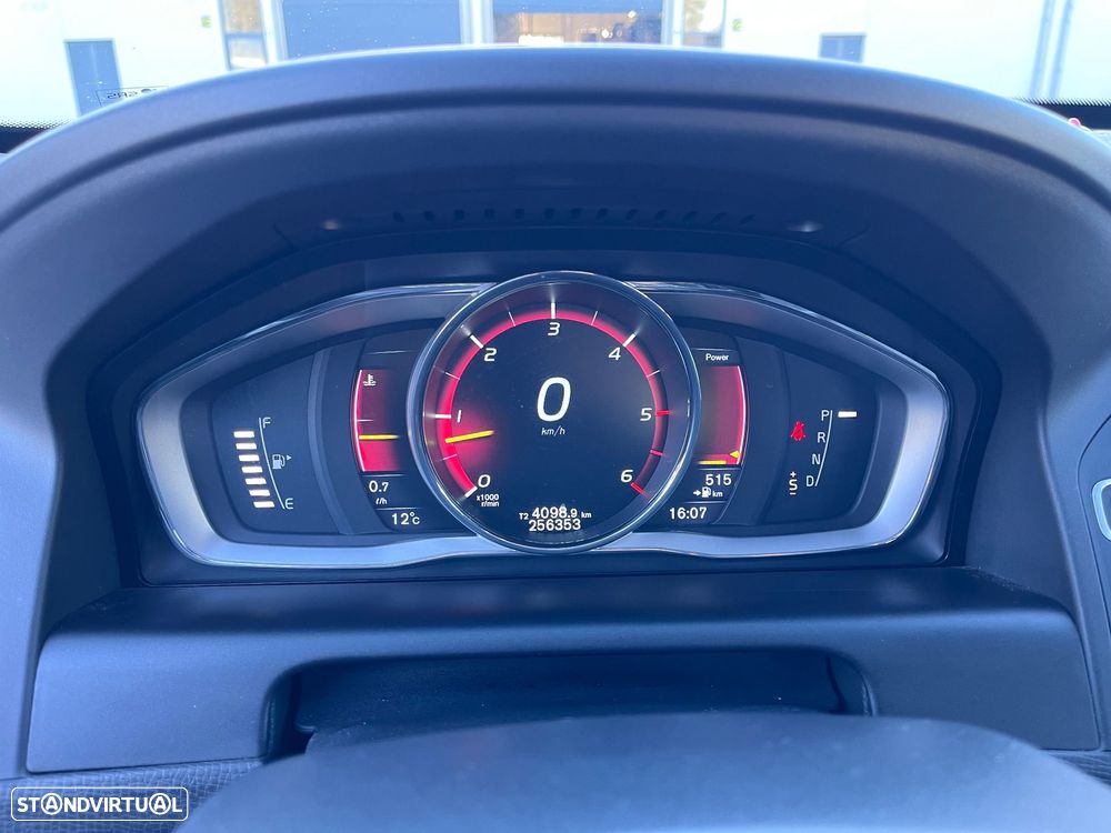 Volvo XC 60 D4 AWD Geartronic Summum - 11