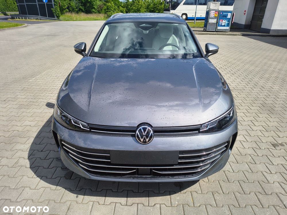 Volkswagen Passat - 2