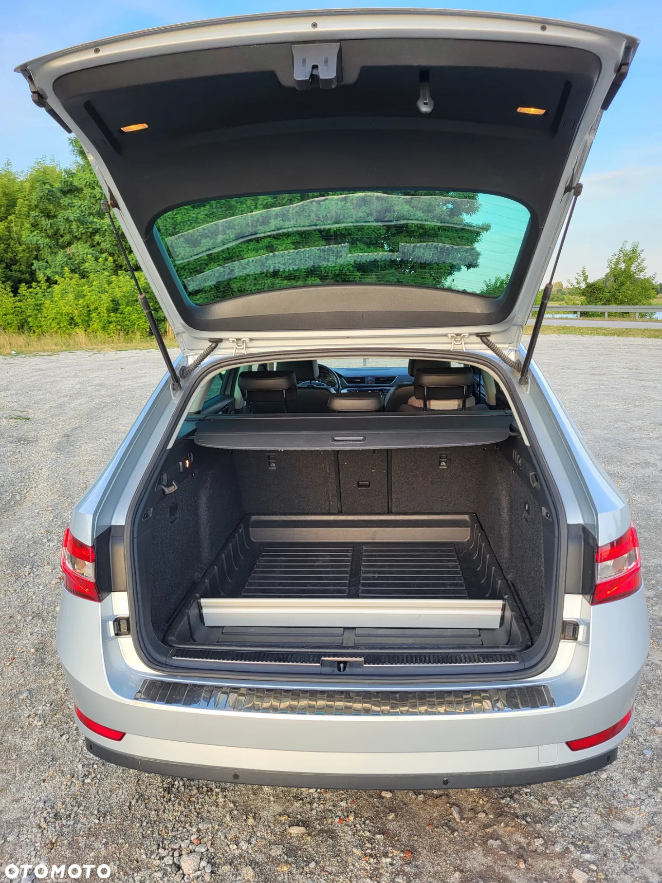 Skoda Superb Combi 2.0 TDI DSG Style - 12