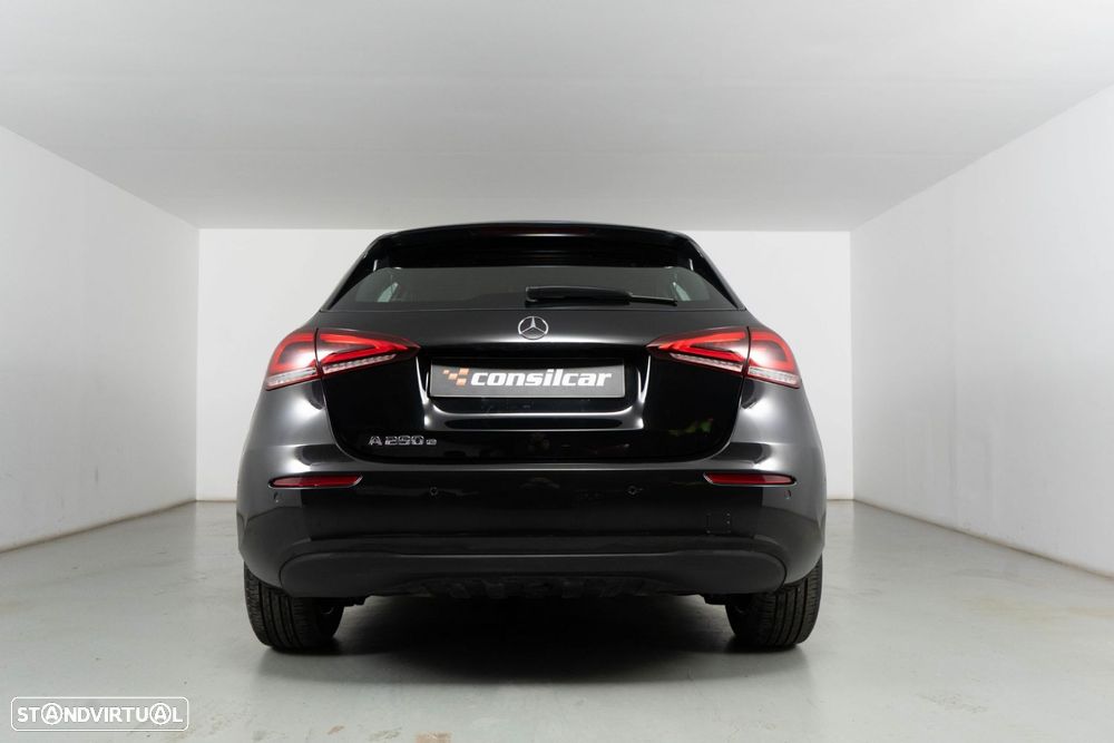 Mercedes-Benz A 250 e Progressive - 4