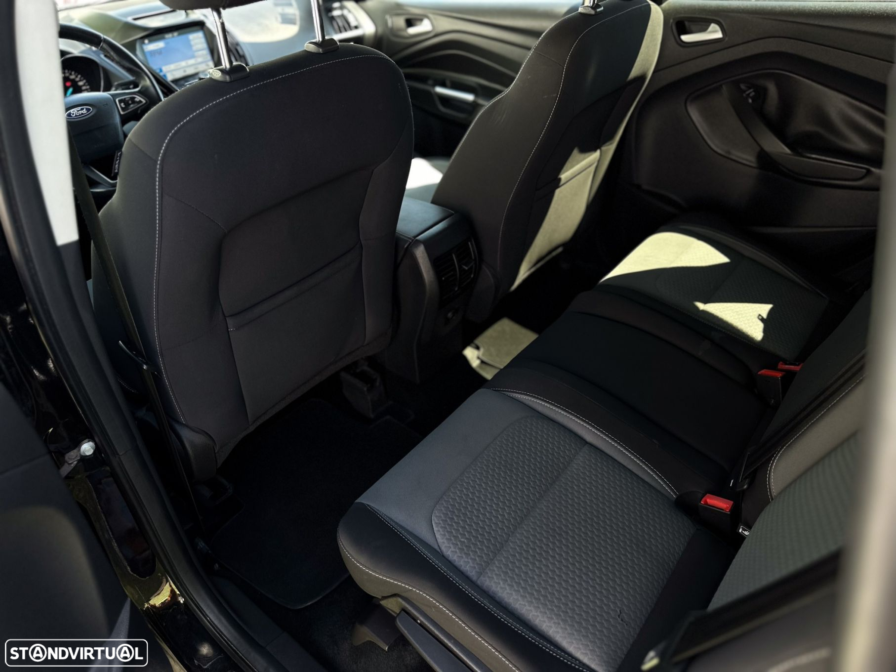 Ford Kuga 1.5 TDCi Titanium - 41