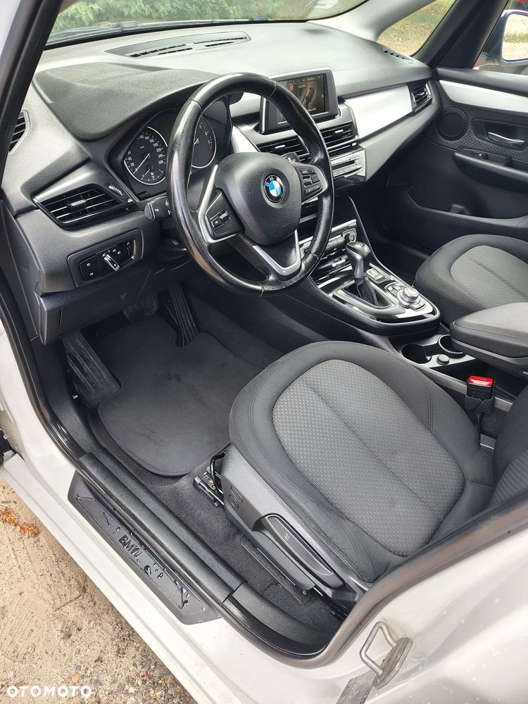 BMW Seria 2 218i - 10
