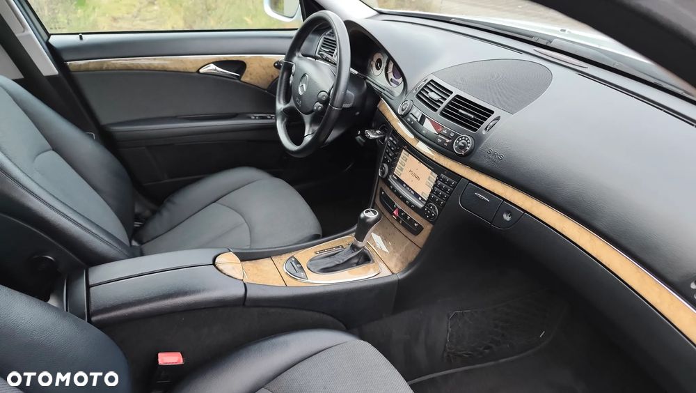 Mercedes-Benz Klasa E 300 BlueTEC 7G-TRONIC Avantgarde - 24