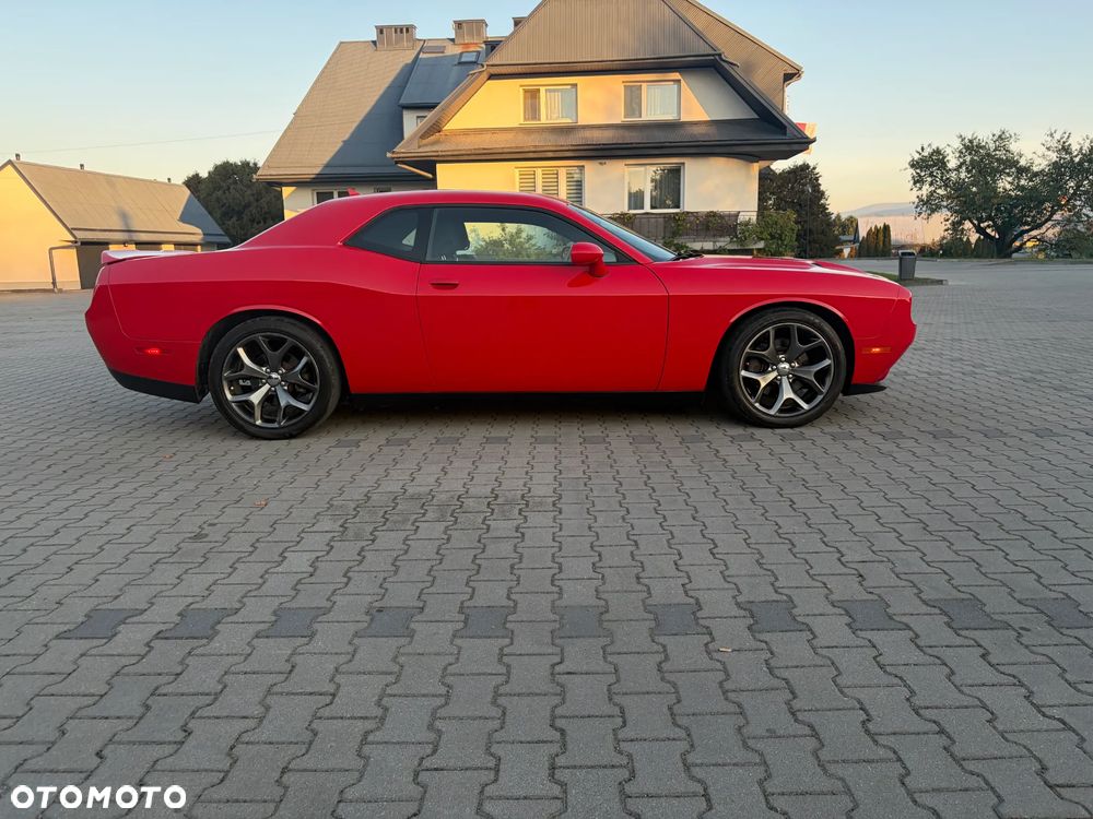 Dodge Challenger - 10