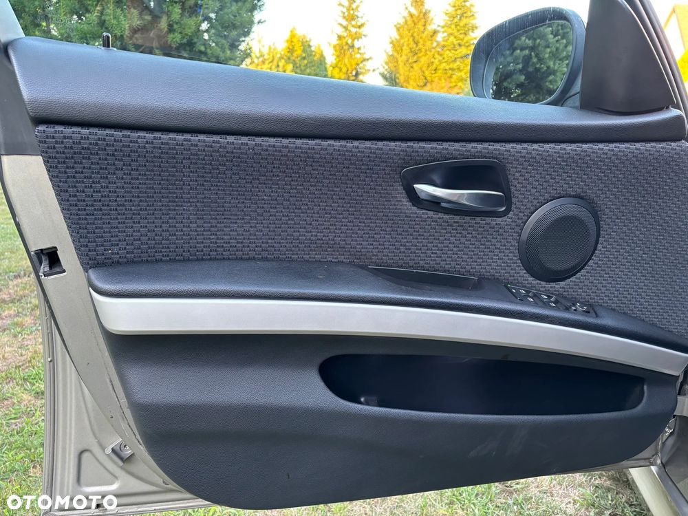 BMW Seria 3 318d - 13